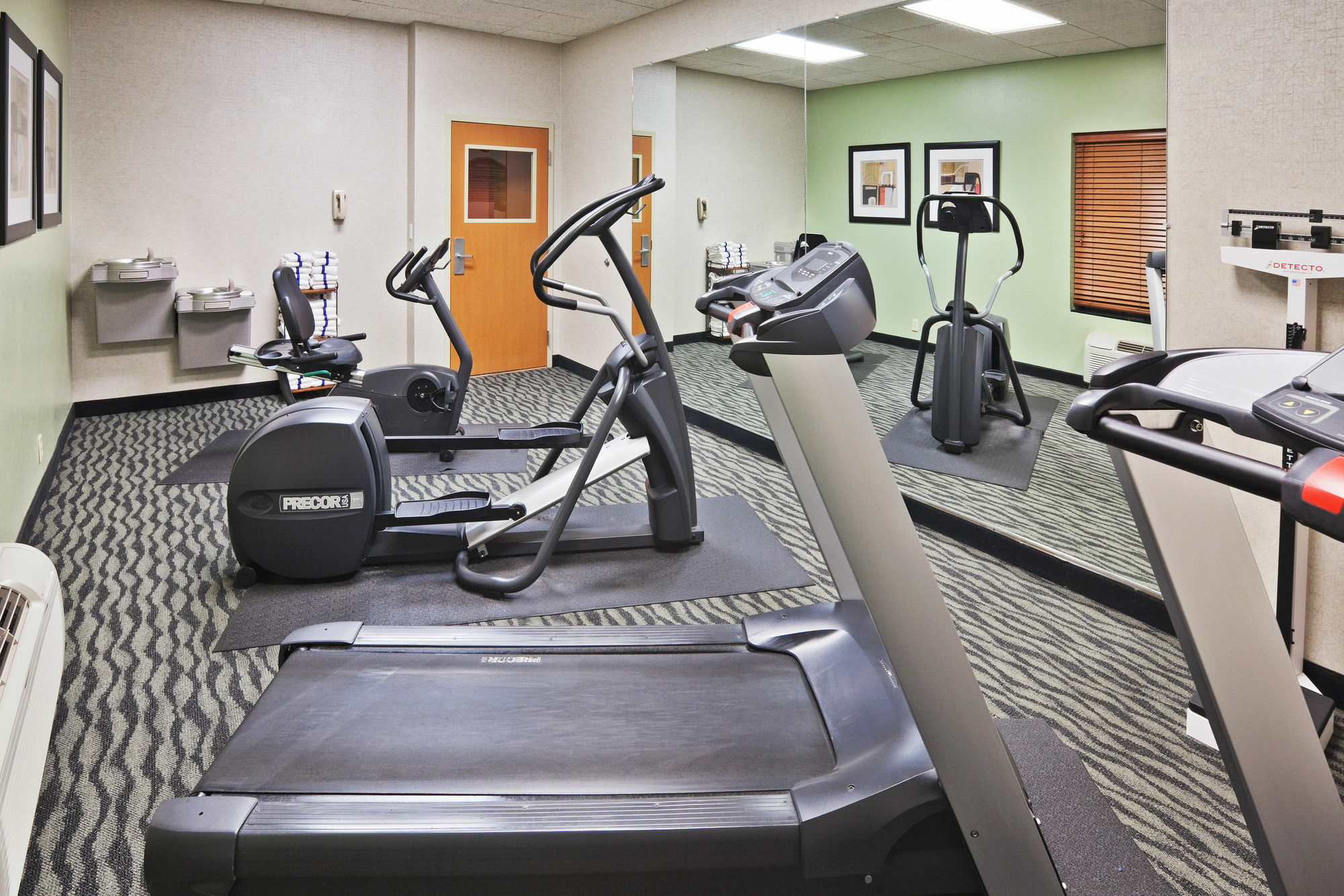 Holiday Inn Express Hotel & Suites Lawton-Fort Sill By Ihg Esterno foto